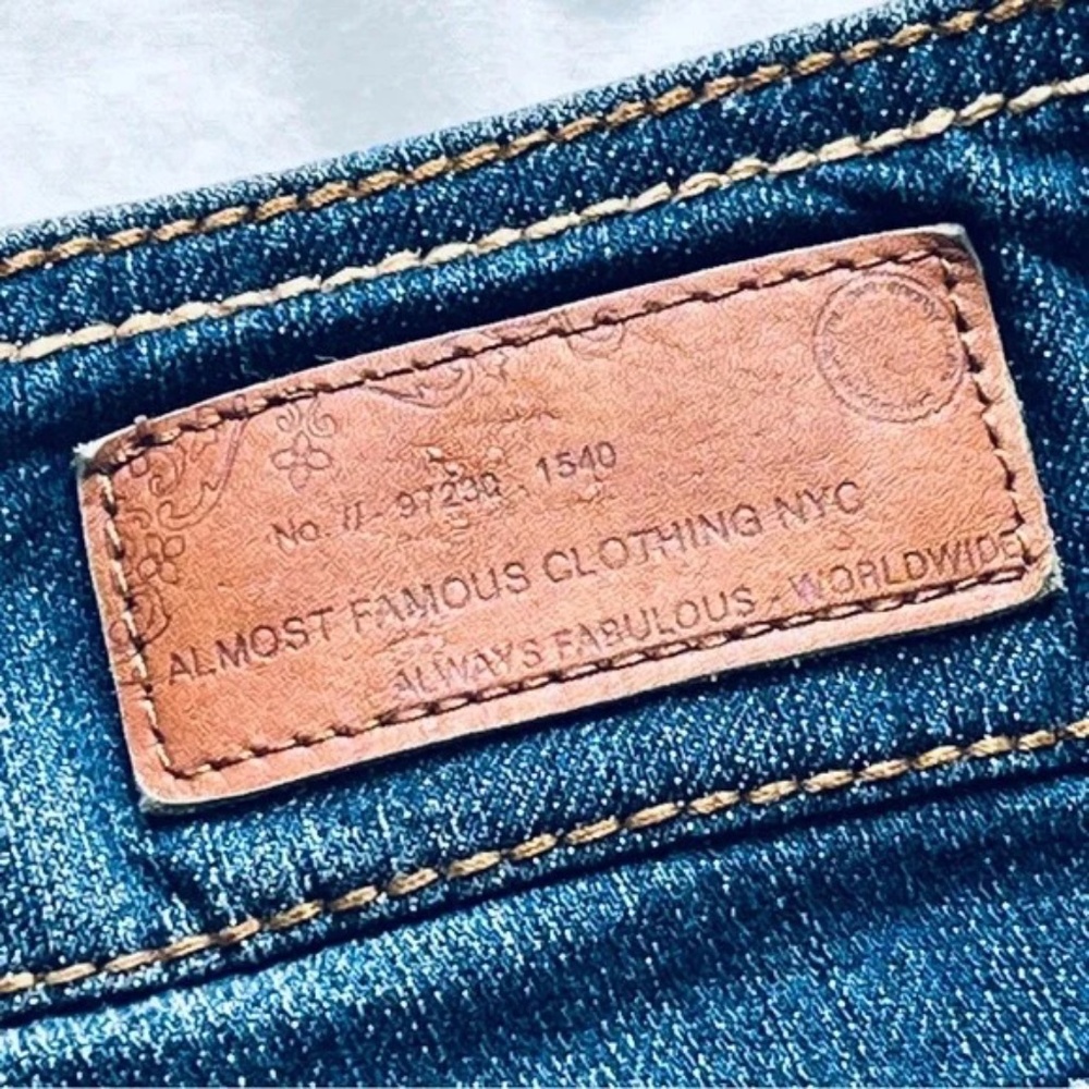 Almost Famous Jeans Distressed Rhinestone Bootcut Dark Wash Size 20 - Picture 8 of 11